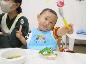 保育園でのイベント給食の様子