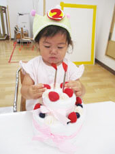 保育園での誕生日会の様子、保育園児