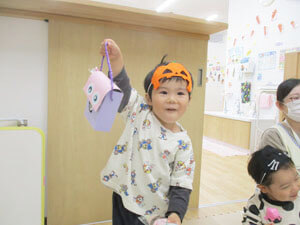 保育園でのハロウィンパーティーの様子