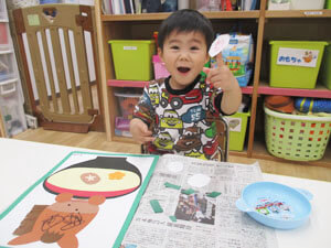 工作をする保育園児の様子