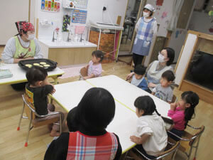保育園でのホットケーキを利用した食育の時間