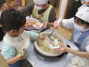 保育園の給食の様子