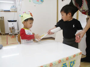 保育園の誕生日会の様子