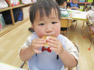 手作りパン給食の様子
