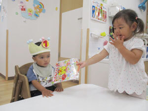 保育園でのお誕生日会の様子